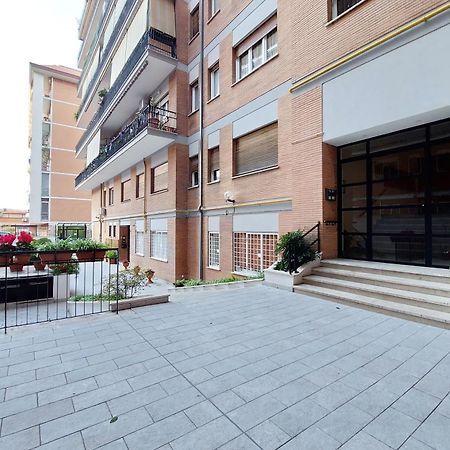 Lovely Apartment With Terrace Near The Vatican Rome Buitenkant foto
